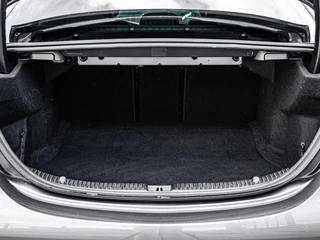 Mercedes-Benz C-klasse 180 AMG Night Edition | Panoramadak | Burmester | Memory | 360 Camera | Leder | LED | Sfeerverlichting | Stoelverwarming | 19" / 40