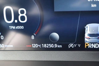 Ford Focus Wagon 155PK ST-LINE-X AUTOMAAT BTW PANODAK EL-ACHTERKLEP BLISS WINTERPACK HEAD-UP DISPLAY EX-FABR. AUTO 100.000KM/4JR GARANTIE / 33