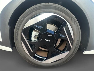 Kia EV4 Plus Advanced 58.3 kWh | Harman Kardon | Lederen Bekleding | panorma Schuif/Kanteldak | fabrieksgarantie t/m 3-2033 + 3x 1 jaar / 9