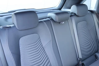 Mercedes-Benz B-Class 200 Luxury Line Panoramadak / Stuurwielverwarming / Stoelverwarming / 35