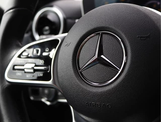 Mercedes-Benz A-Klasse 220 Launch Edition  | Widescreen | Camera | Org. NL / 54