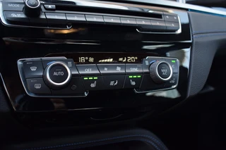 BMW X1 xDrive25e eDrive Edition | M-Sport | Trekhaak | Pano | CarPlay / 19