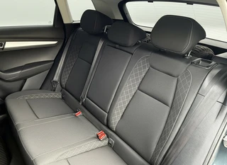 Skoda Karoq 1.5 TSI ACT Business Edition, trekhaak, stoelverwarming, navigatie, climaat controle / 11