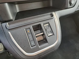 Toyota PROACE Electric Shuttle LONG EXTRA RANGE DYNAMIC 75KWH 8-PERSOONS ROLSTOELAUTO VERLAAGD-INBOUW-OPRIJPLAAT 2x SCHUIFDEUR / 19
