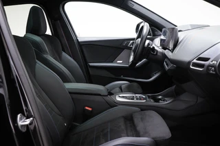 BMW 1-serie 123 xDrive | INNOVATION PACK | PANORAMADAK | STUURVERWARMING | MASSAGE |  HEAD UP | 360 CAMERA | 19" / 5