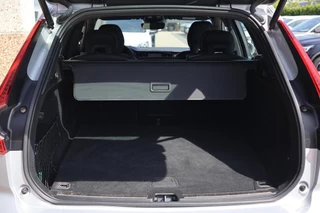 Volvo XC60 T6 Recharge AWD Plus Bright | Stoelverwarming | Trekhaak  | Parkeercamera | Panoramadak | Long Range |   Memory Stoelen | Keyless / 16