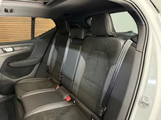 Volvo XC40 1.5 T3 R-Design | Pano | Winterpakket | Elektr voorstoelen+memory | Camera | Carplay / 37