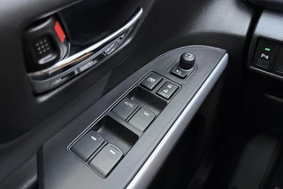 Suzuki S-Cross 1.4 Boosterjet Stijl 140pk | Panoramadak | Navigatie | Camera | Lederen Bekleding | Climate Control | Stoelverwarming | Cruise Control Adaptief / 18