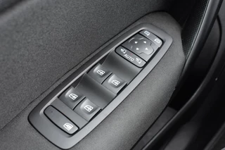 Renault Megane Estate 1.3 TCe 140 Equilibre|Navi|Cruise|PDC|Airco| / 21