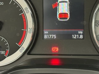 Skoda Karoq 1.5 TSI ACT Style | Adaptive cruise | Stoelverwarming | CarPlay | Camera | Parkeersensoren achter | Trekhaak / 19
