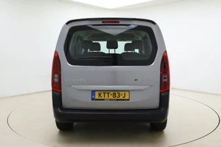 Citroen ë-Berlingo Feel L1 50 kWh | Geen kilometers | Apple Carplay/Android Auto | Parkeersensoren | DAB Radio | Cruise control | Veel ruimte | Metaallak | Armsteun / 12