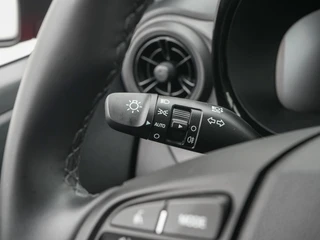 Hyundai i10 1.0 Comfort Smart 5p Private lease 339 pm! / 21