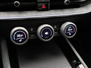 Skoda Superb Combi 1.5 TSi 204 Pk PHEV Edition | Panoramadak | Stoelverwarming | Camera | Trekhaak | Adaptive Cruise | 17 Inch | 23.131 Km !! / 36