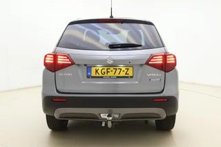 Suzuki Vitara 1.4 Boosterjet Style Smart Hybrid 129pk | Panoramadak | Trekhaak | Climate Control | Cruise Control Adaptief | Camera | Stoelverwarming | Navigatie | Parkeersensoren / 12