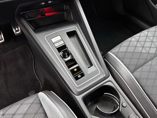 Volkswagen Golf 1.5 eTSI R-Line (2x)| Stoelverwarming | Carplay | Adaptive Cruise | / 26