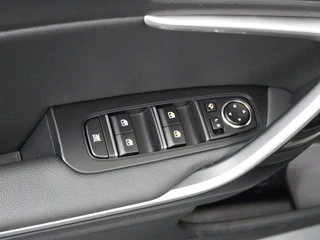 Kia XCeed 1.5 T-GDi GT-Line  - Automaat - Panorama dak - Stoel/Stuur verwarming - Navigatie - Climate Control - Achteruitrijcamera - Elektrische Achterklep - 7 jaar of 150.000km Fabrieksgarantie / 21