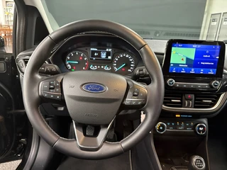 Ford Fiesta 1.0 EcoBoost Hybrid Titanium/ NL auto/ Navi/ Airco/ Cruise control / 15