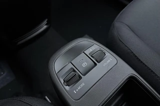 Fiat 500e La Prima 42 kWh | Glazen dak | Cruise control | Camera | Elektrisch verstelbare spiegels / 17