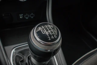 Renault Captur 1.0 TCe 90 Intens | Rijklaar | Dealer onderhouden | Trekhaak | Airco | Stoelverwarming / 9