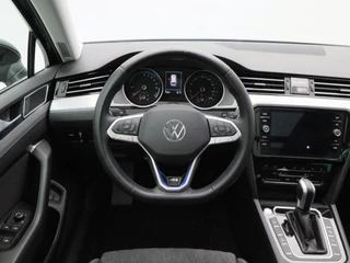 Volkswagen Passat 1.4 TSi 218 Pk PHEV GTE Business | Panoramadak | Camera | Adaptive Cruise | Stoelverwarming | Navigatie | CarPlay | 17 Inch | 73.094 Km !! / 40