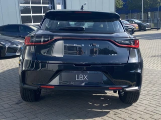 Lexus LBX 1.5 2WD / 8