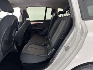 BMW 2 Serie Gran Tourer 216i Gran Tourer Essential Navigatie | Climate Control | Cruise Control / 20