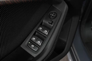 BMW 2 Serie Gran Coupé 218i High Executive  Automaat, M-sport, Leer, Digitaal Dash / 15