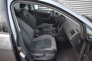 Volkswagen Golf 1.5 TSI COMFORTLINE BUSINESS ADAP. CRUISE / CARPLAY / 12
