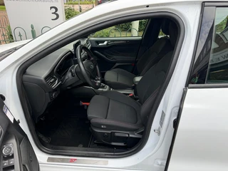 Ford Focus Wagon 1.0 EcoBoost ST Line Business / 19