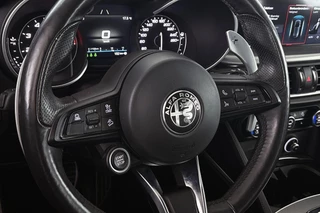 Alfa Romeo Stelvio 2.0T 280pk AWD Veloce Carplay Adaptieve Cruise Leder Memory / 12