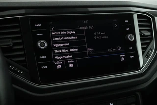 Volkswagen T-Roc 1.5 TSI 150pk DSG Sport Trekhaak Stoelverwarming Camera Keyless Navigatie / 22
