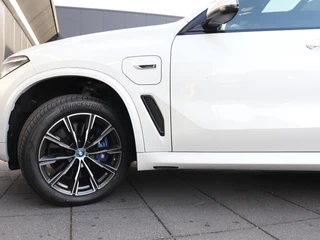 BMW X5 xDrive45e High Executive | LEDER | MEMORY | PANO-DAK | SPORTSTOELEN | PDC | CRUISE | NAVI | STOELVERW. | SOH 89.8% | / 19