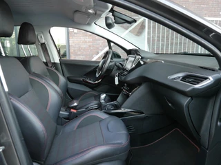 Peugeot 2008 1.2 PureTech GT-line | 110PK | Trekhaak | Achteruitrijcamera | 17 inch lichtmetalen velgen | Apple carplay/Andriod auto | Dakrails | Climate control | Cruise control / 14