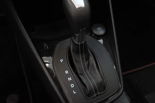 Ford Fiesta 1.0 EcoBoost Hybrid ST-Line X  Keyless Camera 24 Maanden garantie* (Vraag naar de voorwaarden) / 12