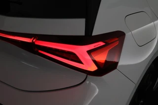 CUPRA Born Performance One 204pk 62 kWh SOH 91% Keyless Stoelverwarming Camera Navigatie ACC / 40