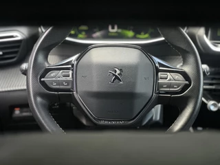 Peugeot 2008 1.2 PureTech 130PK GT | Cruise Control | Climate Control | Apple Carplay/Android Auto | Navigatie | Full LED | Parkeercamera/-sensoren | Keyless Entry/Start | Sfeerverlichting | DAB | Dealer onderhouden | / 31