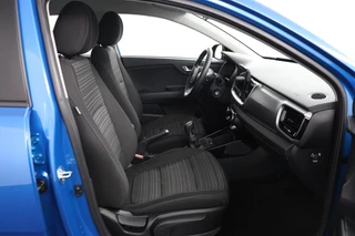 Kia Stonic 1.0 T-GDi MHEV DynamicLine  Navigatie - Achteruitrijcamera - Cruise Control - Apple & Android Carplay - Fabrieksgarantie t/m 14-04-2032 / 34