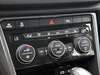 Volkswagen T-Roc 1.5 TSI Sport | Trekhaak | Camera | CarPlay | Stoel-/Stuuverwarming | Adaptive Cruise | / 17