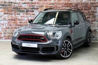 MINI Countryman John Cooper Works ALL4 Chili Automaat  / Navigatiesysteem Plus / Leder / Panoramadak / Harman Kardon / Stoelverwarming / Achteruitrijcamera / 19 Inch / Sportstoelen / Parkeersensoren voor+achter / Climate Control / Head-Up Display