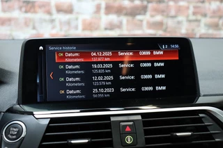 BMW X3 xDrive20i High Executive xLine Automaat  / Navigatiesysteem Professional / Panoramadak / Trekhaak / Leder / Parkeersensoren voor+achter / 19 Inch / Sportstoelen / LED / Stoelverwarming / Climate Control / 25