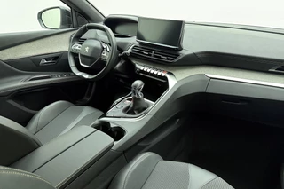 Peugeot 3008 1.2T 130pk GT | Achteruitrijcamera | Parkeersensoren V+A | Cruise & Climate control | Navi | Apple Carplay / Android Auto / 15