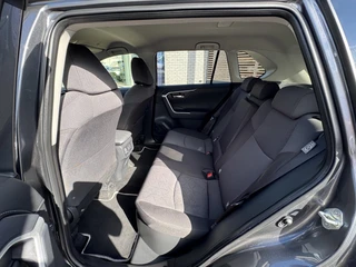 Toyota RAV4 2.5 Hybrid AWD DYNAMIC 1650KG TREKGEW STOELVERW PARK-SENSOREN NAVI CAMERA APPLE/ANDROID LM-VELGEN / 12