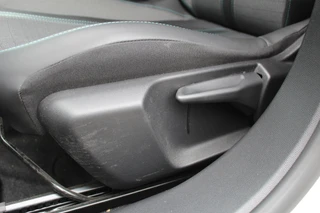 Peugeot 2008 1.2 PureTech 100PK Allure Pack  | Adaptieve Cruise | Origin NL | Dealer Onderhouden | Camera / 27