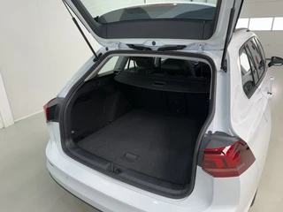 Volkswagen Golf Variant 1.5 eTSI 150pk DSG Style Pano dak / 19