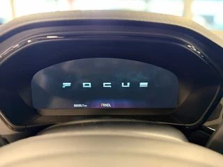 Ford Focus Wagon 1.0 EcoBoost Hybrid ST Line X automaat / Camera / cruise / stoel en stuurverwarming / 30