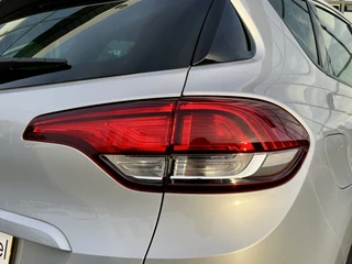Renault Scénic 1.3 TCe 115 Limited  | Stoelverwarming | All Seasons | Navigatie | 1800KG Trekgewicht | Camera | DAB | Climate Control | Reservewiel | Apple CarPlay/Android Auto / 38