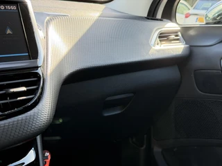 Peugeot 208 Allure 1.2 PureTech 82PK Trekhaak, Navigatie, Parkeersensoren Achter, Climate Control, Cruise Control / 28