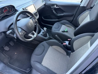 Peugeot 208 1.2 VTi Oxygo / 8