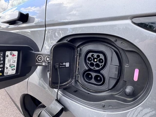 Land Rover Range Rover Evoque 1.5 P300E S AWD R-Design Panoramadak Camera Stoelverwarming Carplay Meridian / 38