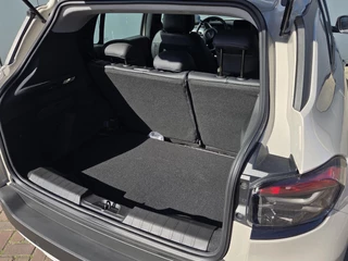Jeep Avenger Altitude 54 kWh | 20'' Brute velgen | Apple-Android | Stoelverwarming / 10
